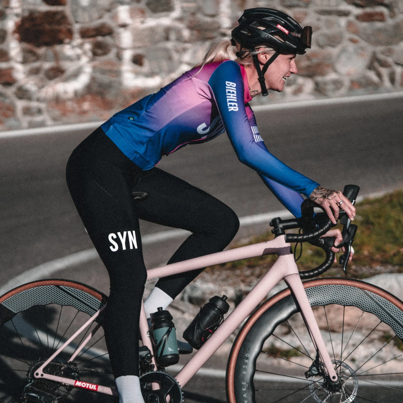Spring/Summer Women's Long Sleeve Cycling Jersey Quick Dry Close-Fitting Road Racing Top by SYN CAND RUSH MTB Cycling Shirts