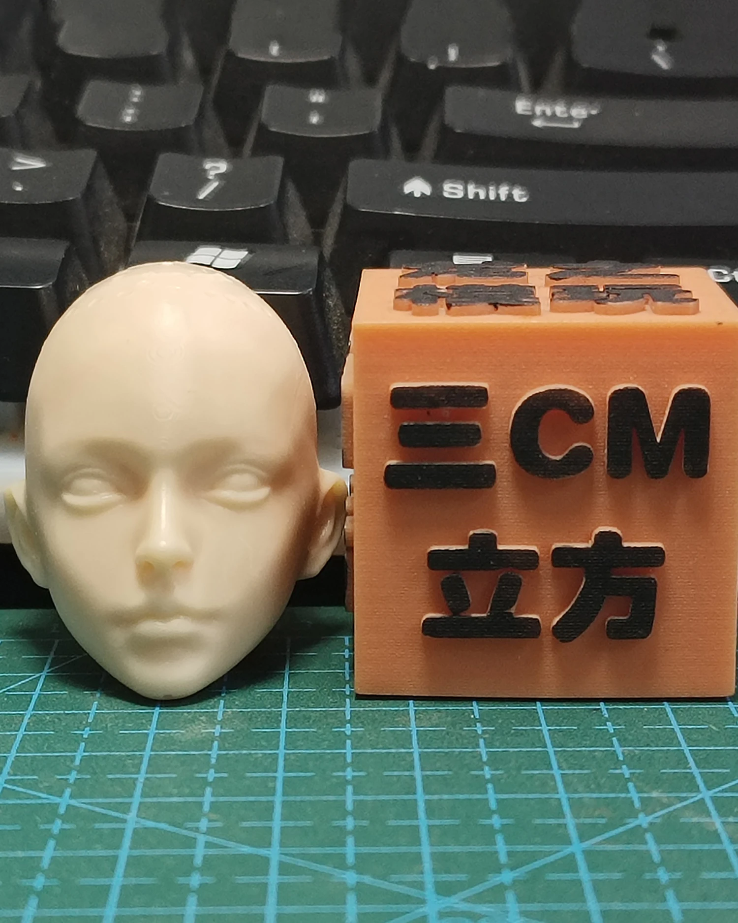 

Unpainted Bald Beauty Girl Head Carved 1/6 Scale Head Model Toys DIY 12'' Action Figure