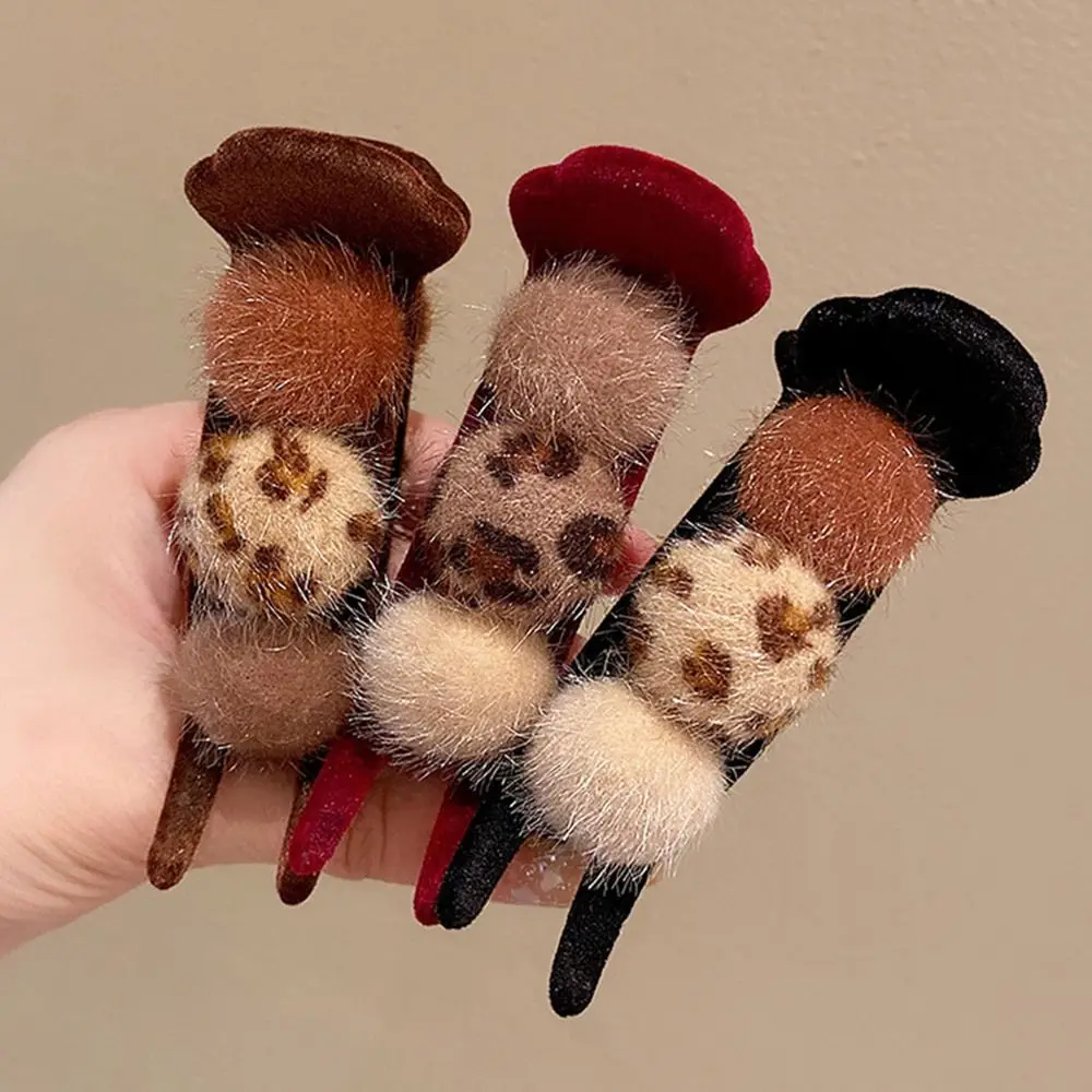 

2Pcs Simple Retro Hair Claw Clamps Winter Plush Hair Clip Hairpin Bun Maker Headwear Hair Accessories Women Hair Styling Tools