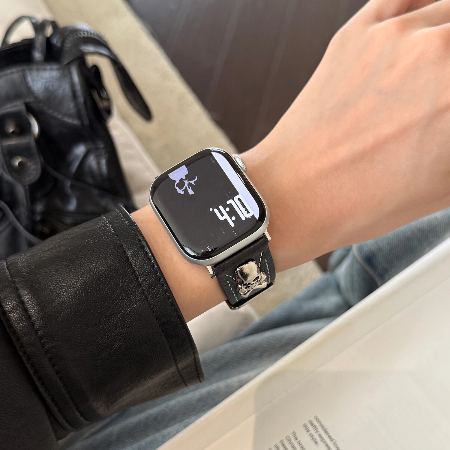 Retro-Punk-Totenkopf-Zubehör-Lederarmband für Apple Watch Ultra 49 mm S10 42/46 mm 45–38 mm Herrenarmband für iWatch Serie 9 8 7 SE 6 – Detail 19
