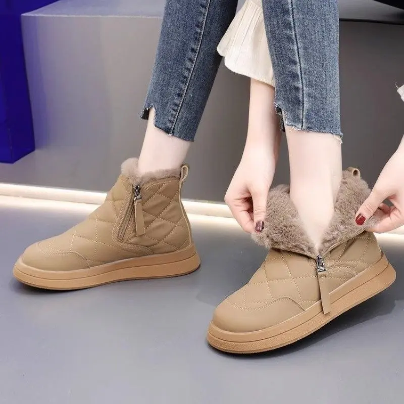New Winter Snow Boots Thick Bottom Side Chain Warm Comfortable Snow Boots for Women Is Fashion Warm Boots Plush Casual Simple 40