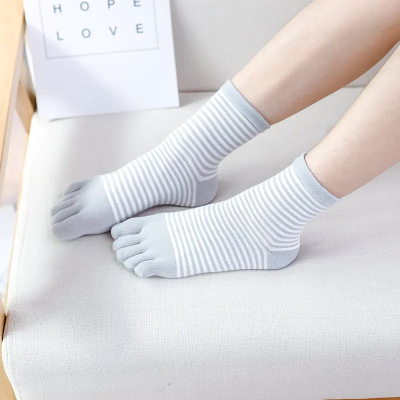 5 Pairs Cotton Fashion Striped Socks with Toes Women Girls Autumn Winter Warm Crew Socks Short Five Fingers Socks High Quality