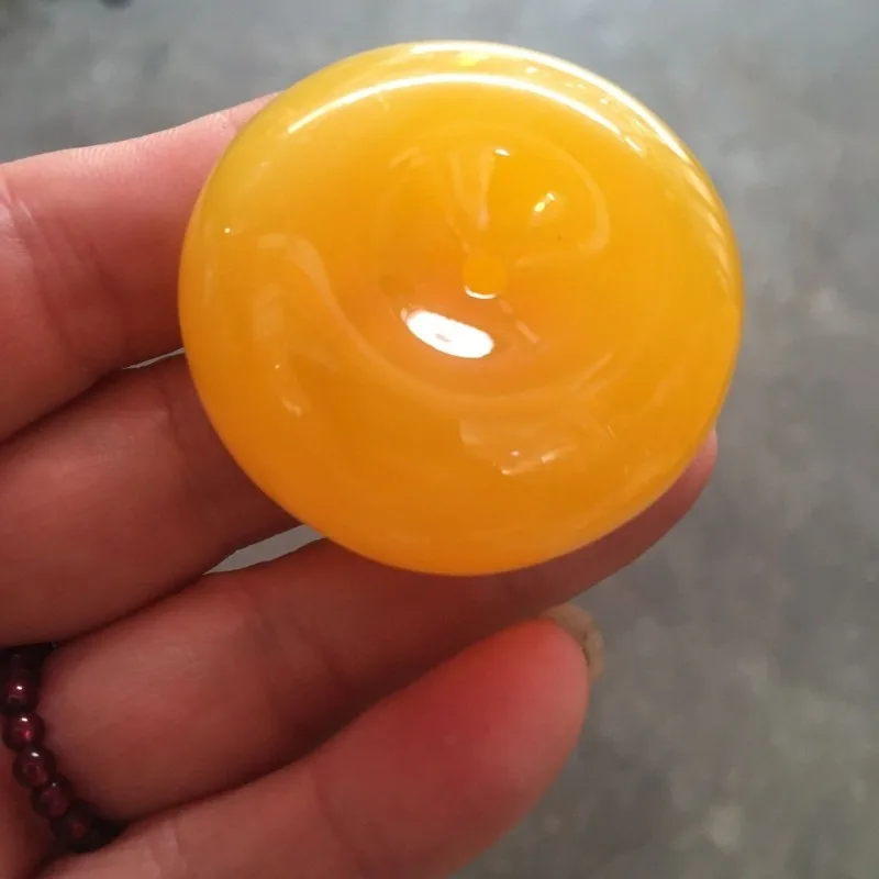 Beeswax fashion trend high-end atmosphere safety buckle pendant specifications