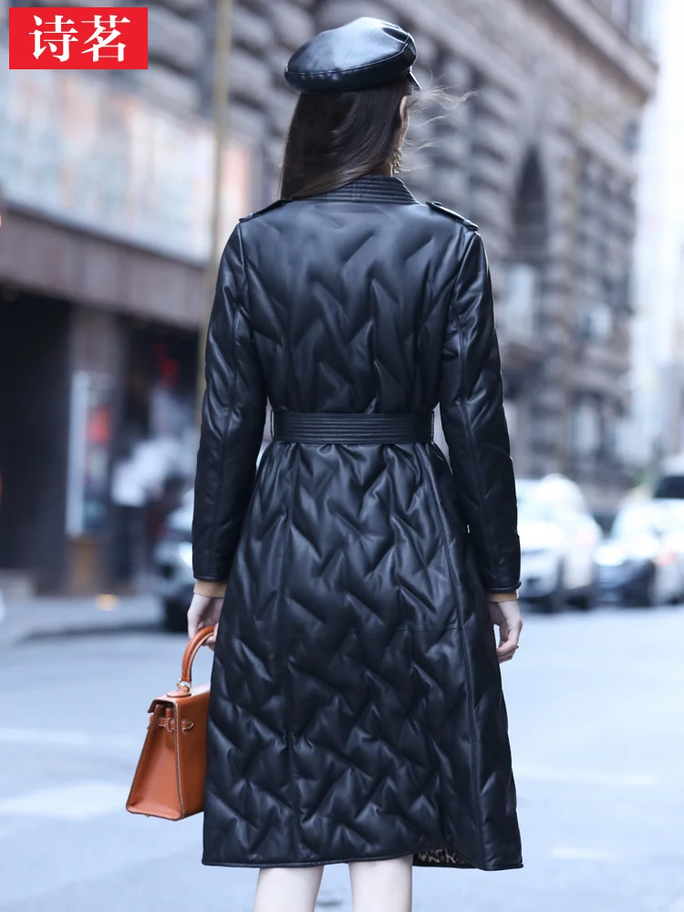 Рисунок 4 - Женский пуховик средней длины из