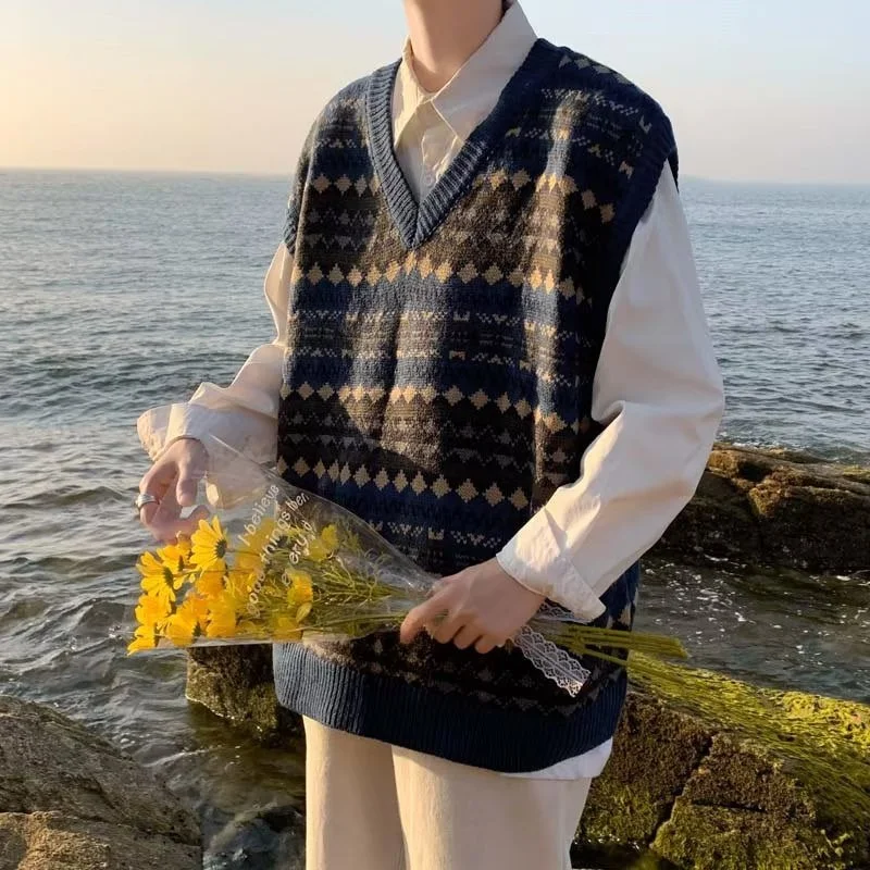 Description Picture 2 of itemRetro V-neck Spring Autumn Knitted Lazy Hong Kong Style Loose Outdoor Wear Sleeveless Cover Head Woolen Vest Men