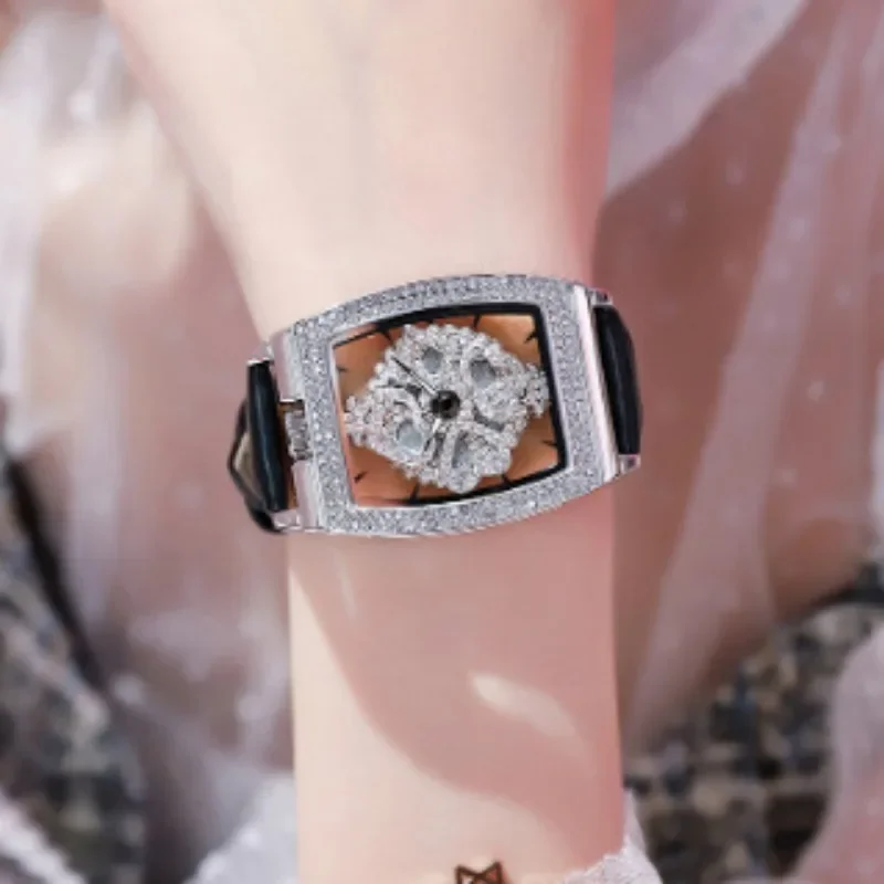 Luxury Women Watches Barrel Shape Hollowed Out Diamond Dial Good Fortune Befell for Women Quartz Watch Fashion Leather Strap