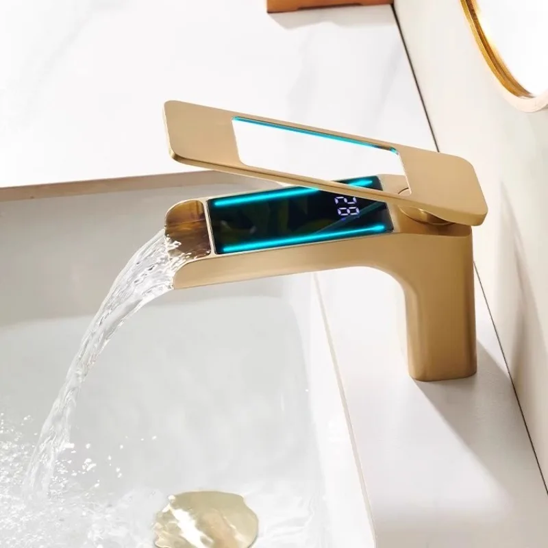 ก๊อกน้ำในห้องน้ำพร้อมหน้าจอดิจิตอล อ่างล้างหน้าแบบมีก๊อกน้ำร้อนและน้ำเย็น ตู้ห้องน้ำ อ่างล้างหน้าสีเทาเมทัลลิก 1