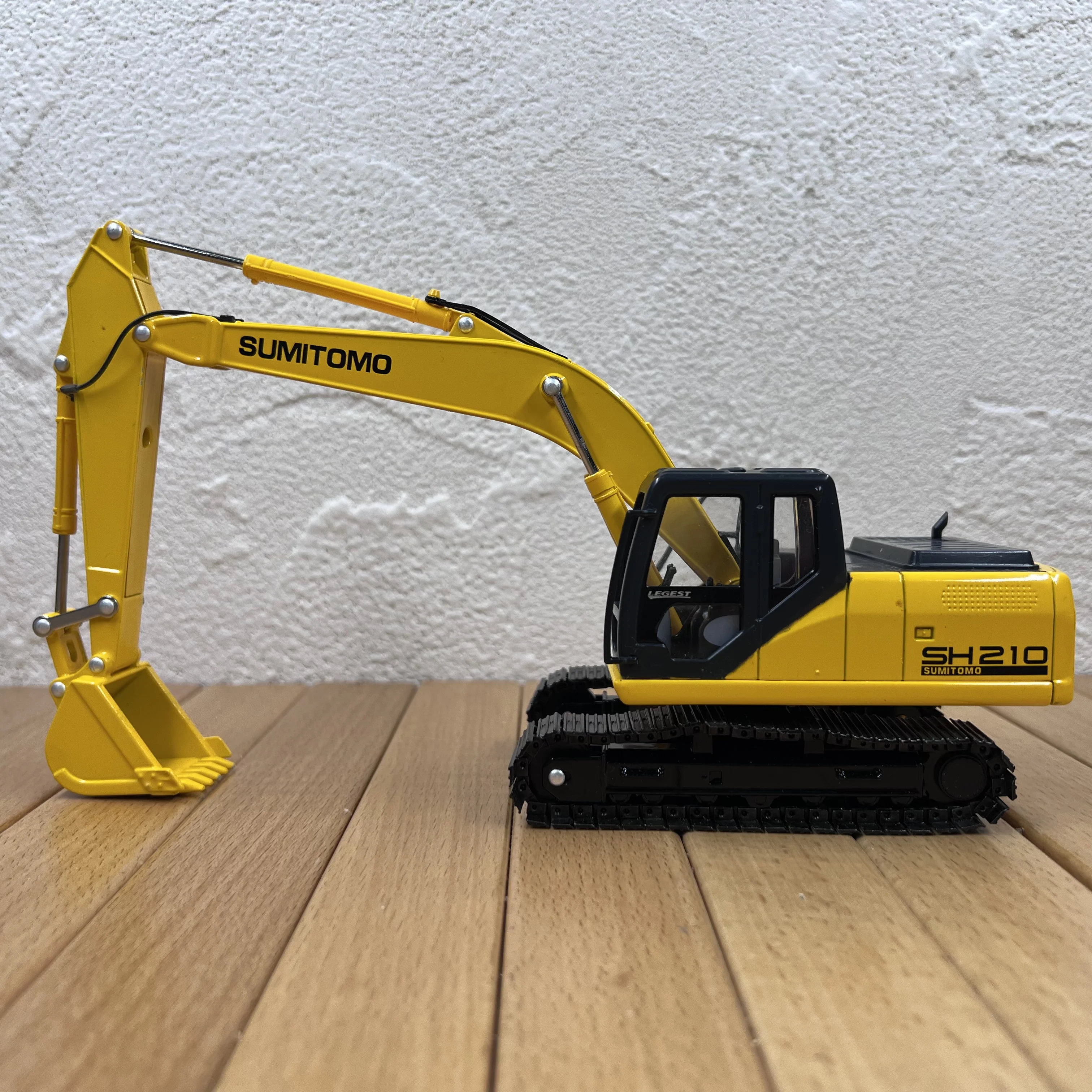 

Литая модель экскаватора SH210 из сплава в масштабе 1:40, модель машинки для взрослых, Классическая коллекция, орнамент, сувенир, подарки, демонстрация