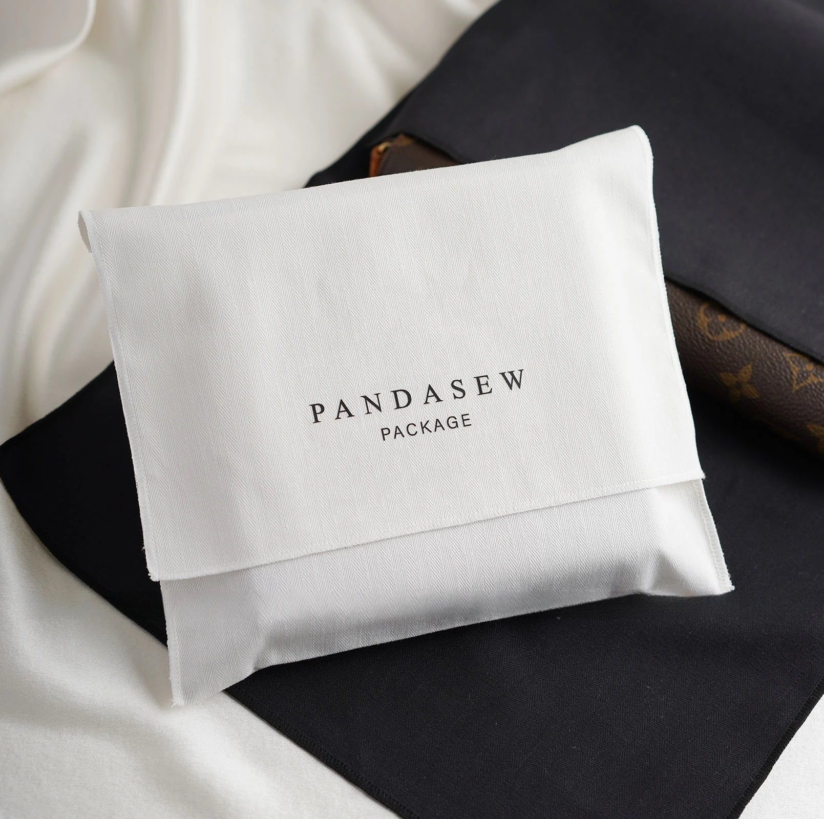 Custom Logo Dust Bag Covers Soft Herringbone Cotton Purse Envelope Shape Packaging Gift Bag Jewelry Pouch