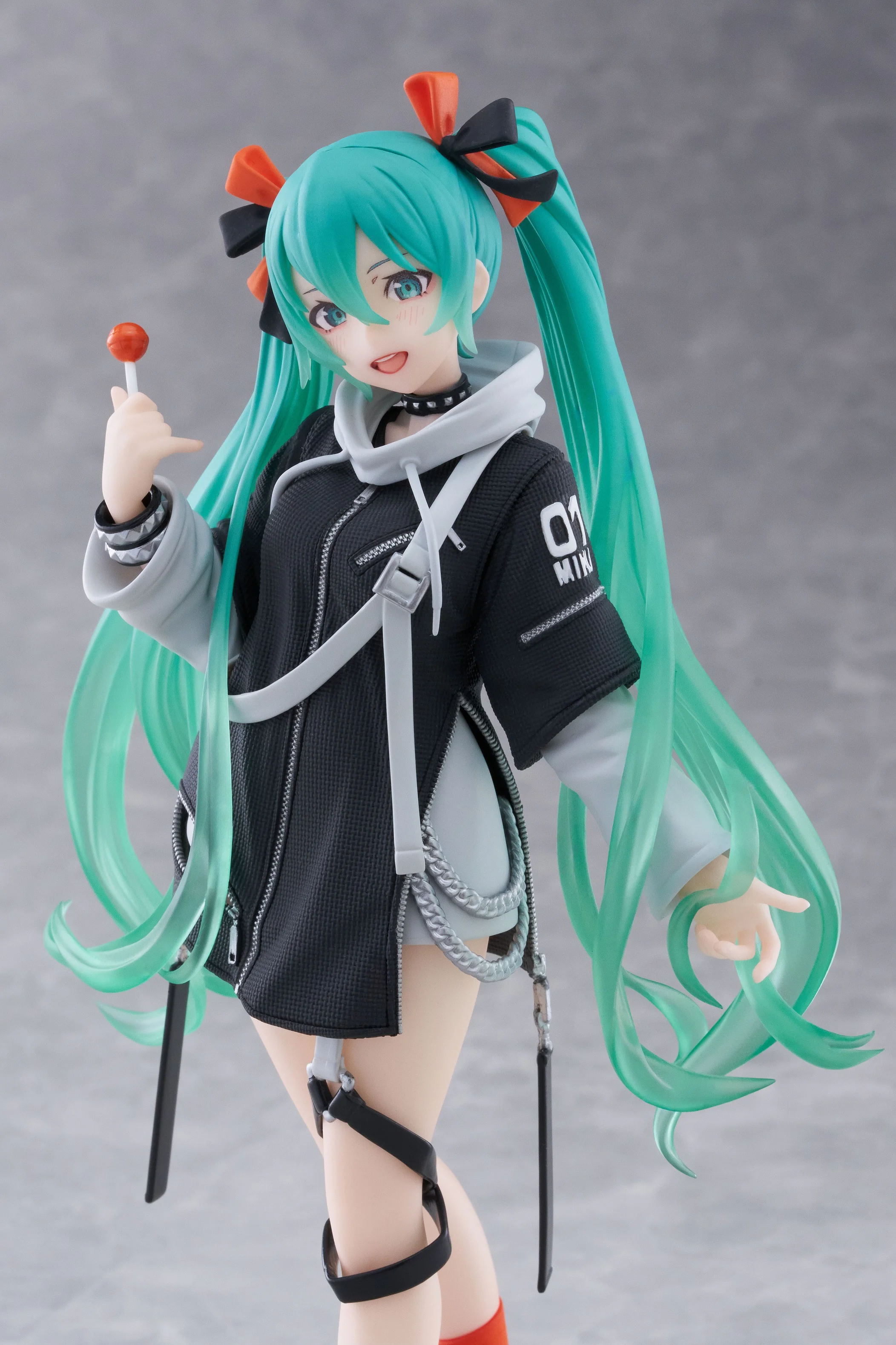 Scc928f62a01648d7b39d60983227c3ecR - Hatsune Miku Merch