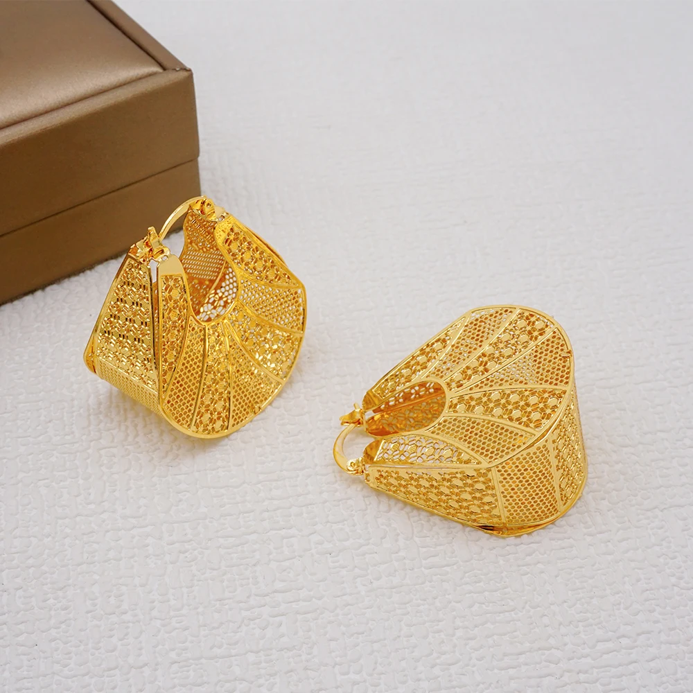 Jewelry Sets Hollow Irregular Gold Color Classic Earrings Pendent Necklace For Women New Design Wedding Party Gift