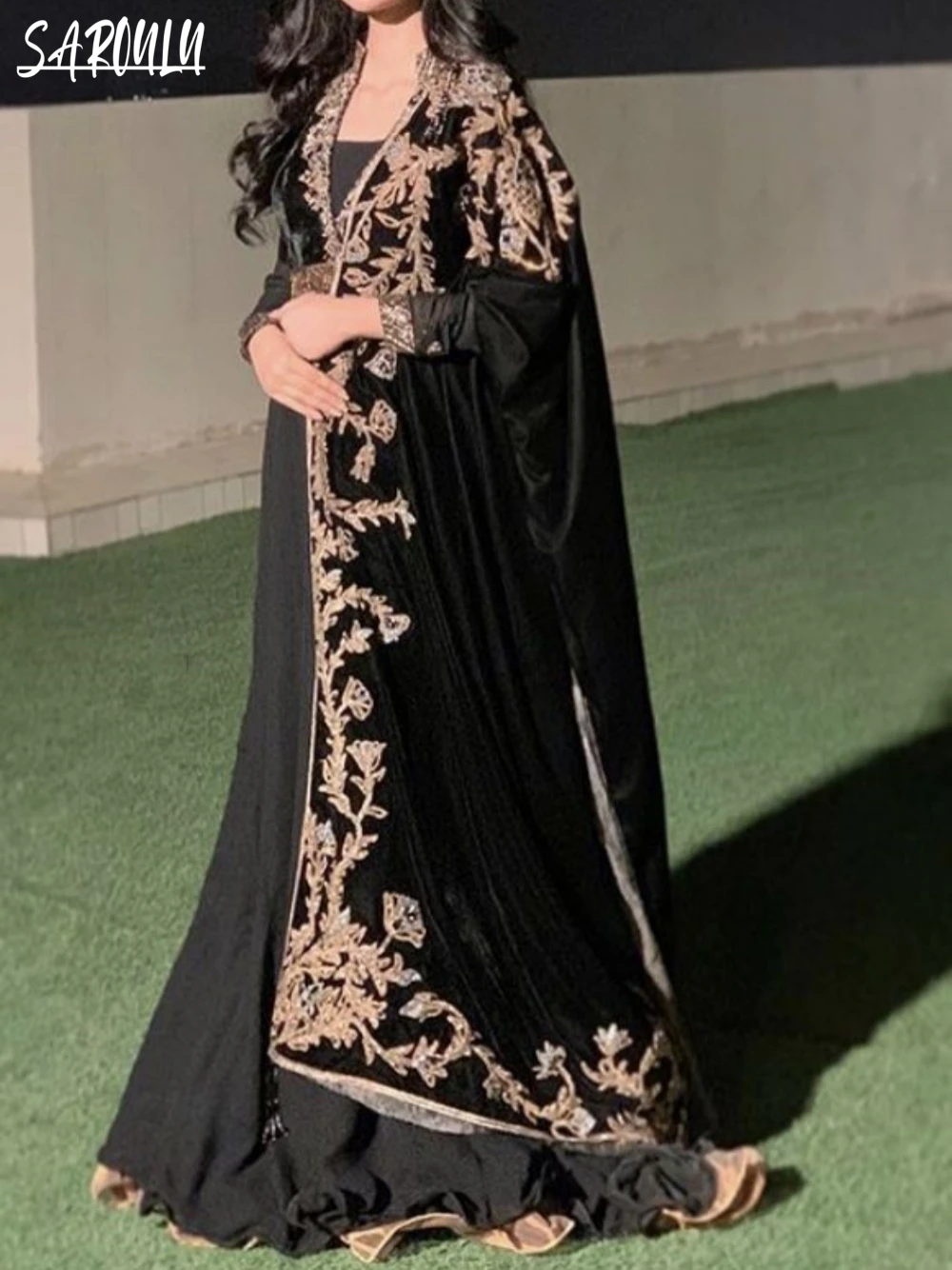 new arrival black short arabic evening dress 2021 v neck long sleeve formal prom gown plus size top velvet vestidos de noiva Pakistan Black A-line Evening Dresses Velvet Party Kaftan Appliques Dress Vintage V-neck Plus Size Gown Vestidos De Gala