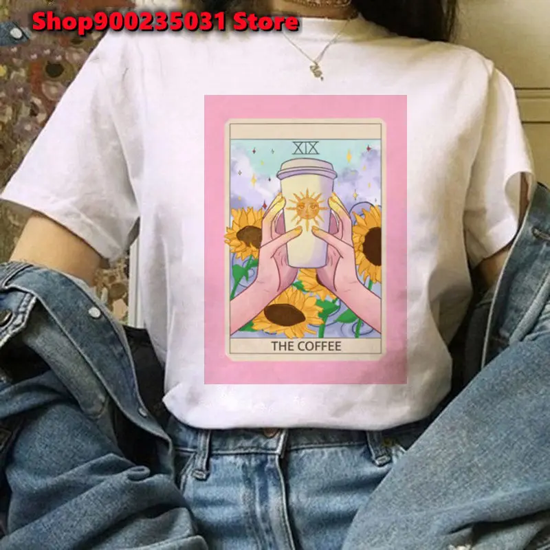 

Футболка женская с коротким рукавом, мультяшный Принт Кофе, таро, карточки, топ с принтом солнца в стиле Харадзюку, графическая кофейная одежда для влюбленных