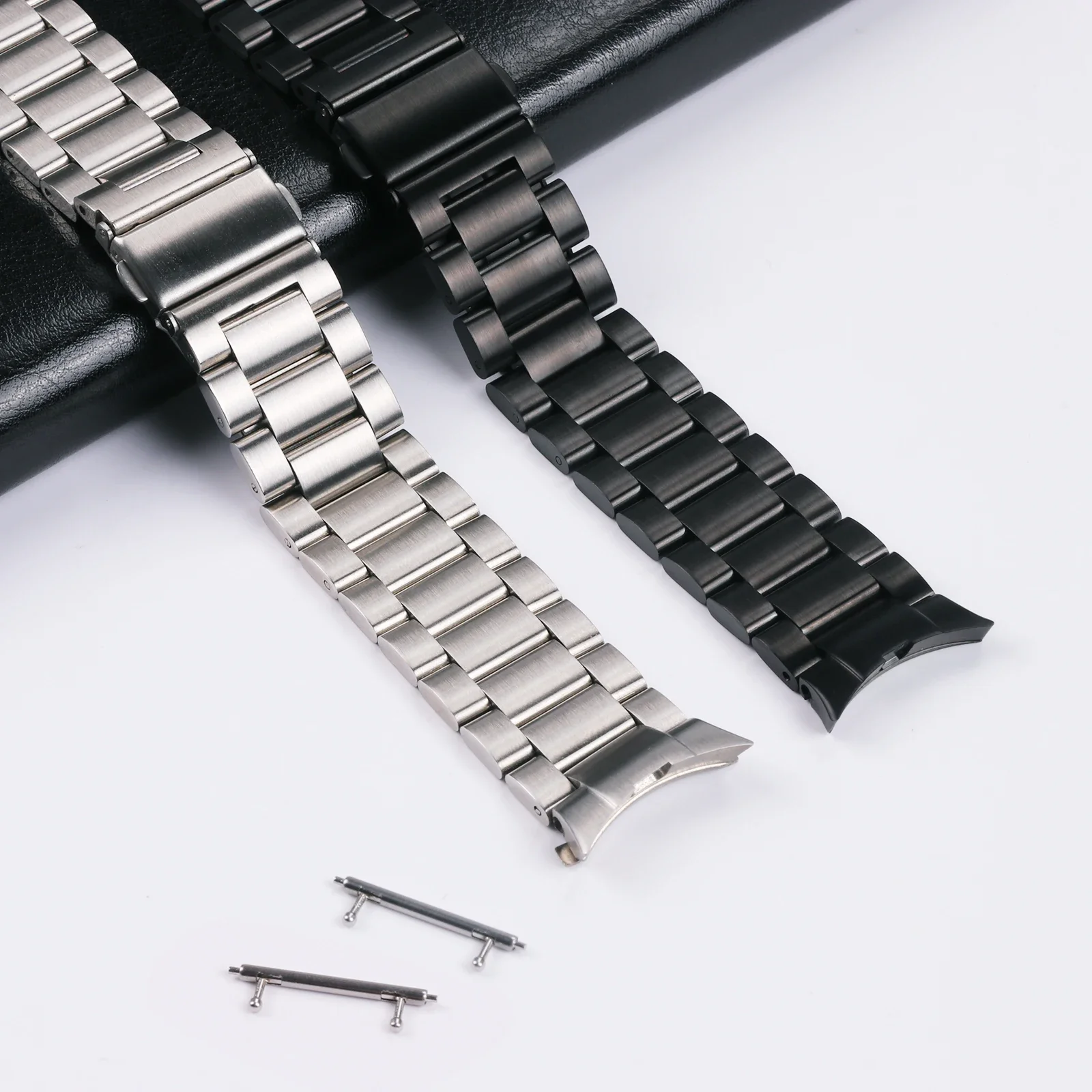Sleek Stainless Steel Strap with Gapless Design