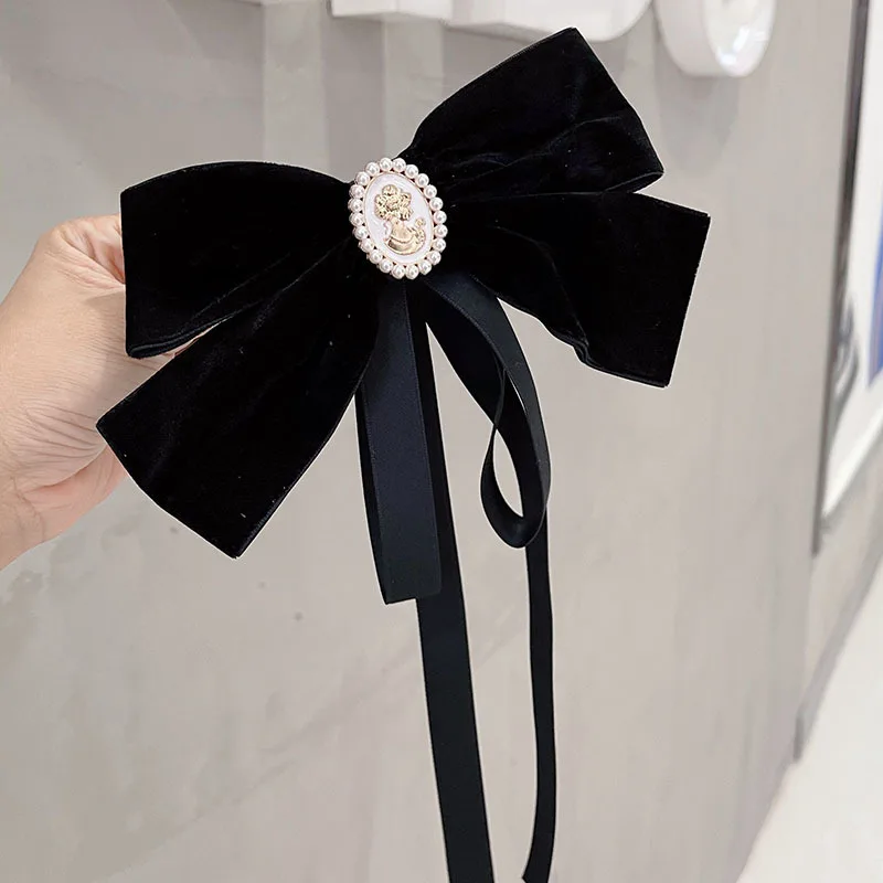 Retro Velvet Bow Hair Clips for Women Fabric Butterfly Crystal Hair Pins Elegant Headwear Spring Clip Girls Hair Accessories