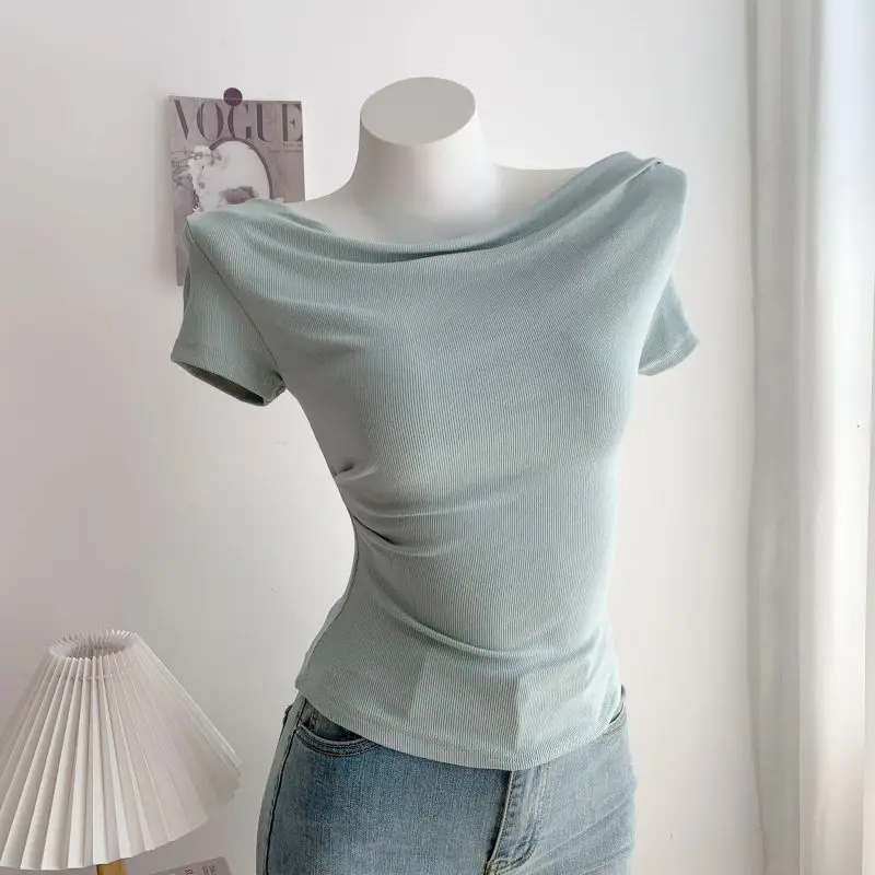 

2023 Summer Fold Irregular Thread Off-the-shoulder Swing Collar Short Sleeve T-shirt Niche Design Sense Pure Spice Girl Blouse