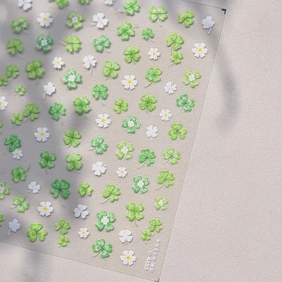 1장의 자체 접착식 네잎 클로버 네일 아트 스티커, 우아한 꽃무늬 매니큐어 장식, 독특한 선물 아이디어