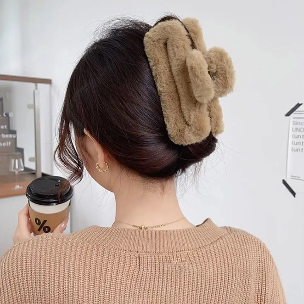 Description Picture 5 of itemWinter Plush Hair Claw Elegant Hairpins Square Shark Hair Clip Barrette Crab Headwear for Women Girls Hair Styling Accessories