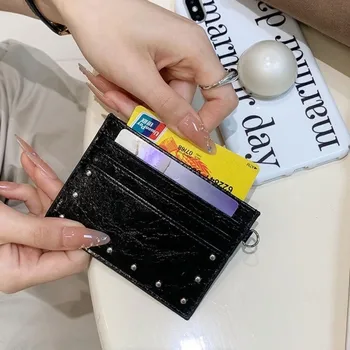 Portafoglio Compatto Ultra Sottile in Pelle Effetto Invecchiato, Mini Formato con Molteplici Scomparti, Porta Carte con Rivetti, Portamonete in PU Tinta Unita per Studenti