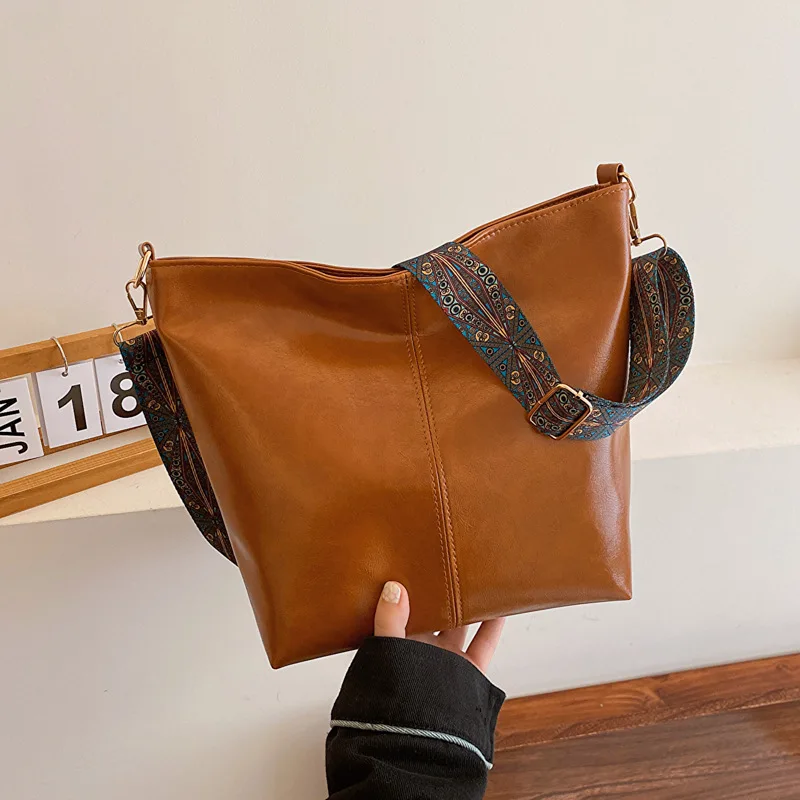 Women Fashion Underarm Pouch Large Capacity Soft Pu Leather Shoulder Bag Retro Crossbody Bag Casual Portable Bucket bag