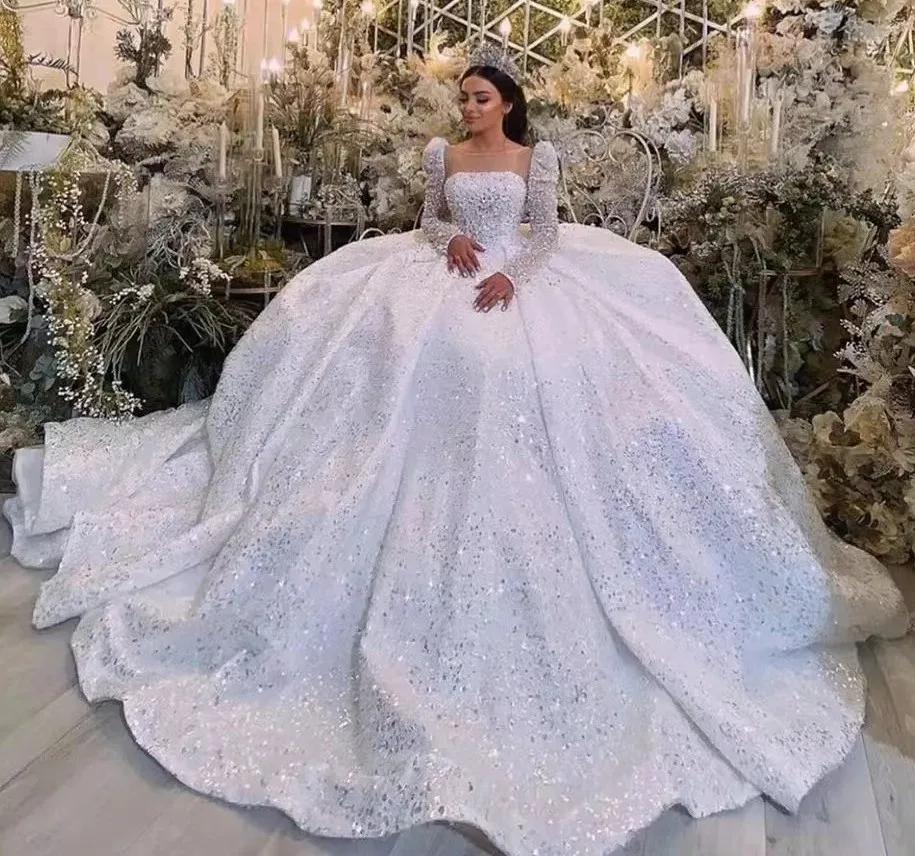 

Luxury Puffy Arabic Dubai Wedding Dress Square Neck Long Sleeves Crystal Beads Appliqued Lace Women Bridal Gowns Court Train New