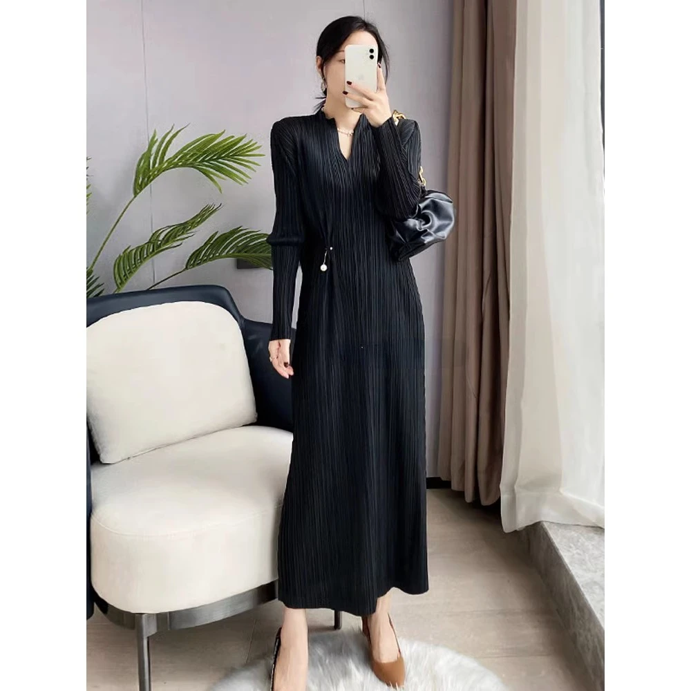 

Miyake Pleated V-neck Dress Long-sleeved Fall New Slim Thin Temperament Bottoming Long Dress Simple Comfortable with Elasticity
