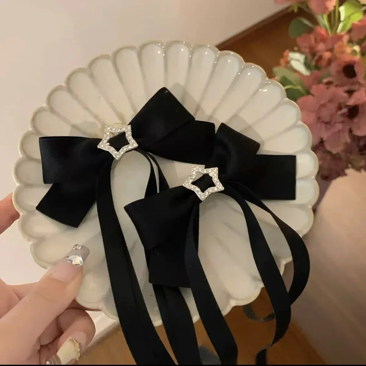 Elegant Pink Bow Hair Clips - Stylish Accessories
