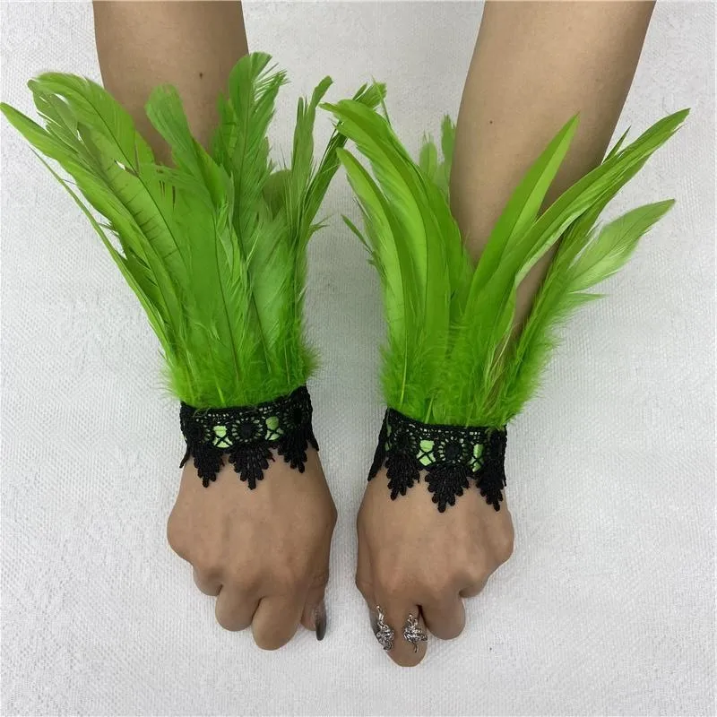 Cosplay Wrist Cuffs Halloween Prop Toys Black Feather Wrist Cuffs Retro Vintage Punk Gothic Feather Cuffs for Women Man Halloween Party Goth Rave Costume Cosplay Prop