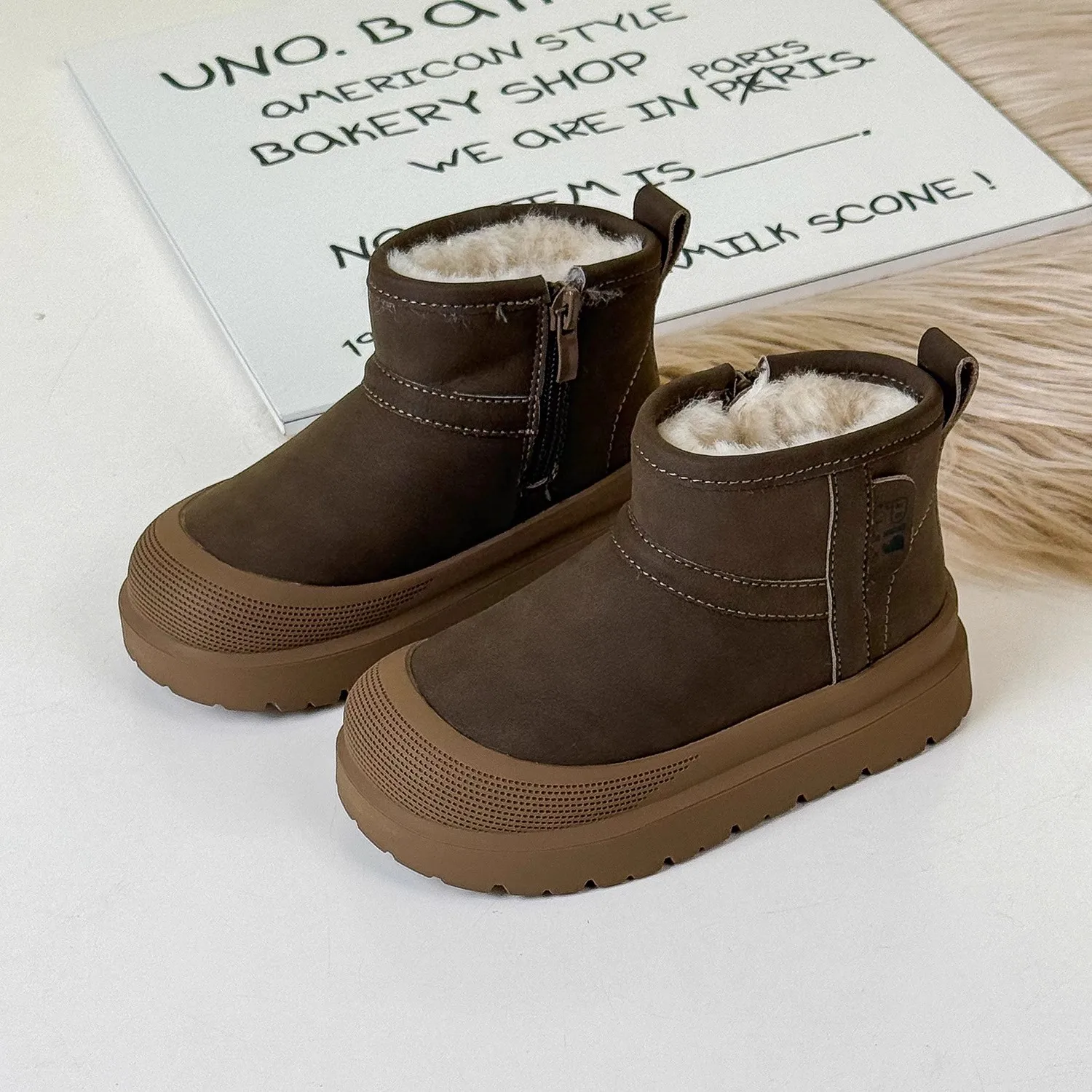 Baby Winter Hot Sale Soft/Fashion New Style Plush Warmth Thick Soled Snow Boots Lightweight Zipper Slip-on Cute Sports Boots