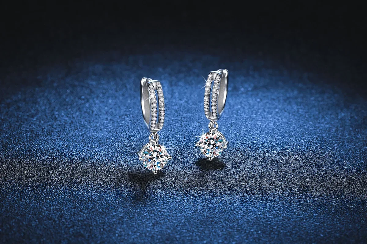 18K White Gold Platinum PT950 Earrings moissanite earrings classic four claw D color 1 carat Gift For Valentine's Day