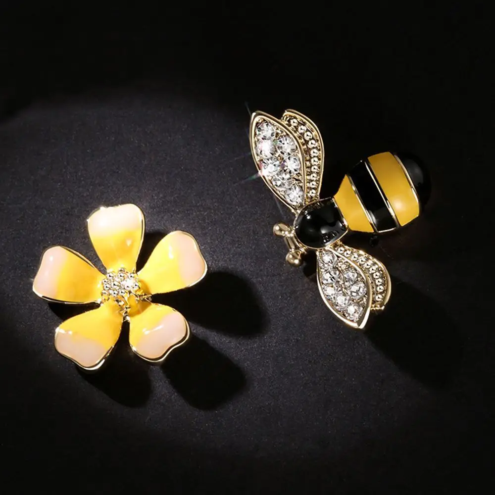 

Insects Bee Flower Stud Earrings Girls Fashion Jewelry Ear Stud