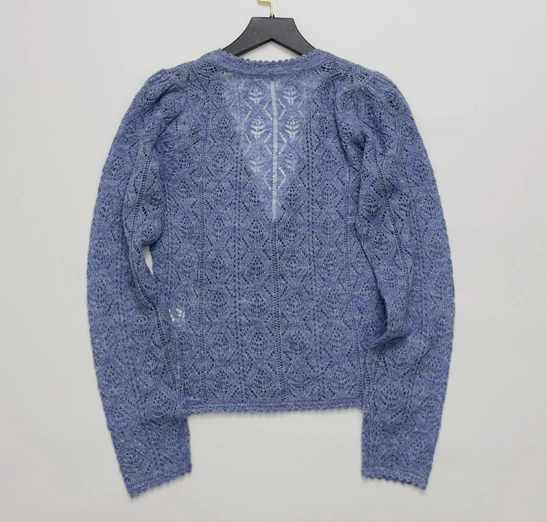 

2023 New Autumn Style Hollow Knitted Cardigan V-neck Long-sleeved Thin Sweater Tops for Women