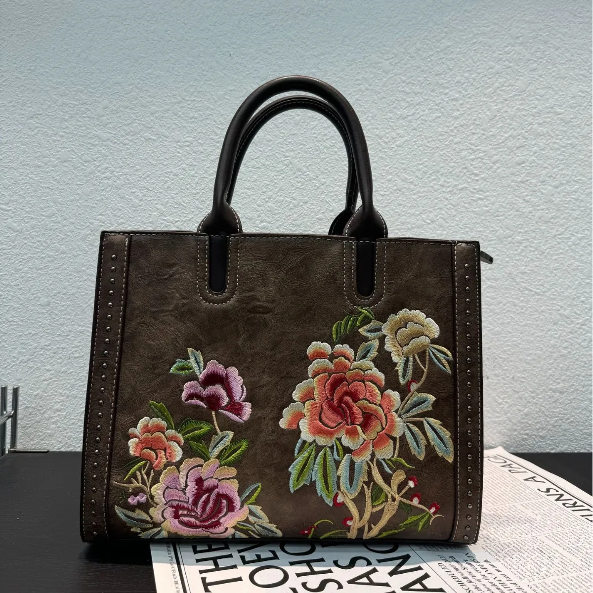 Women's Embroidered Shoulder Bag Large Floral Leather Crossbody Purse Luxury Designer Handbag for Ladies High Quality