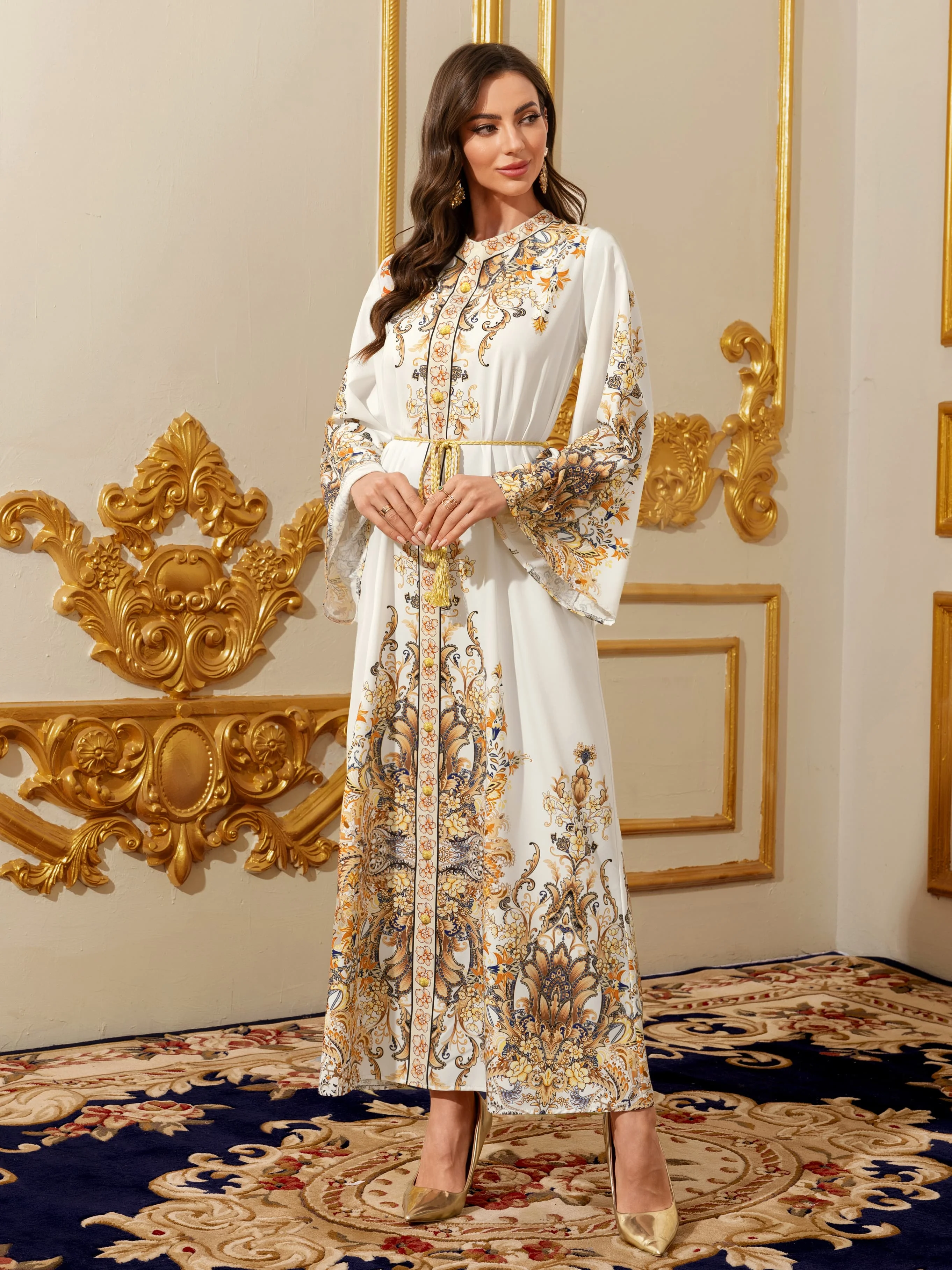 فستان ماكسي متواضع في الشرق الأوسط - عباية قفطان م...