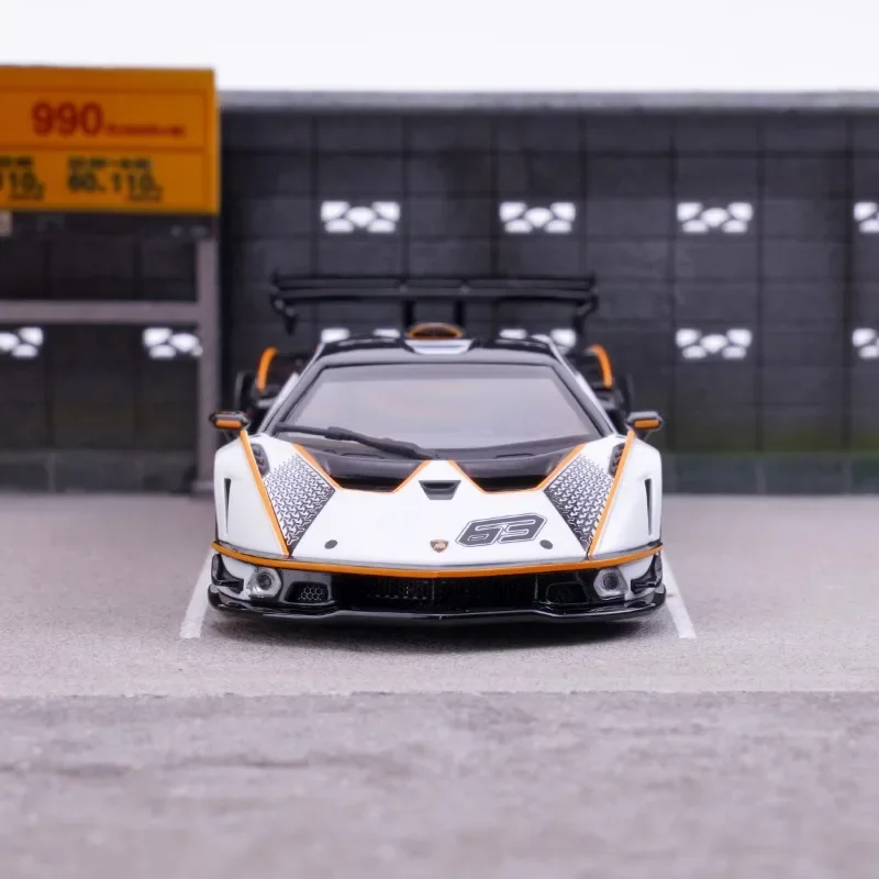 HH Toys 1/64 LAMBORGHINI ESSENZA SCV12 SUPER CAR COLLEETON LIMITED