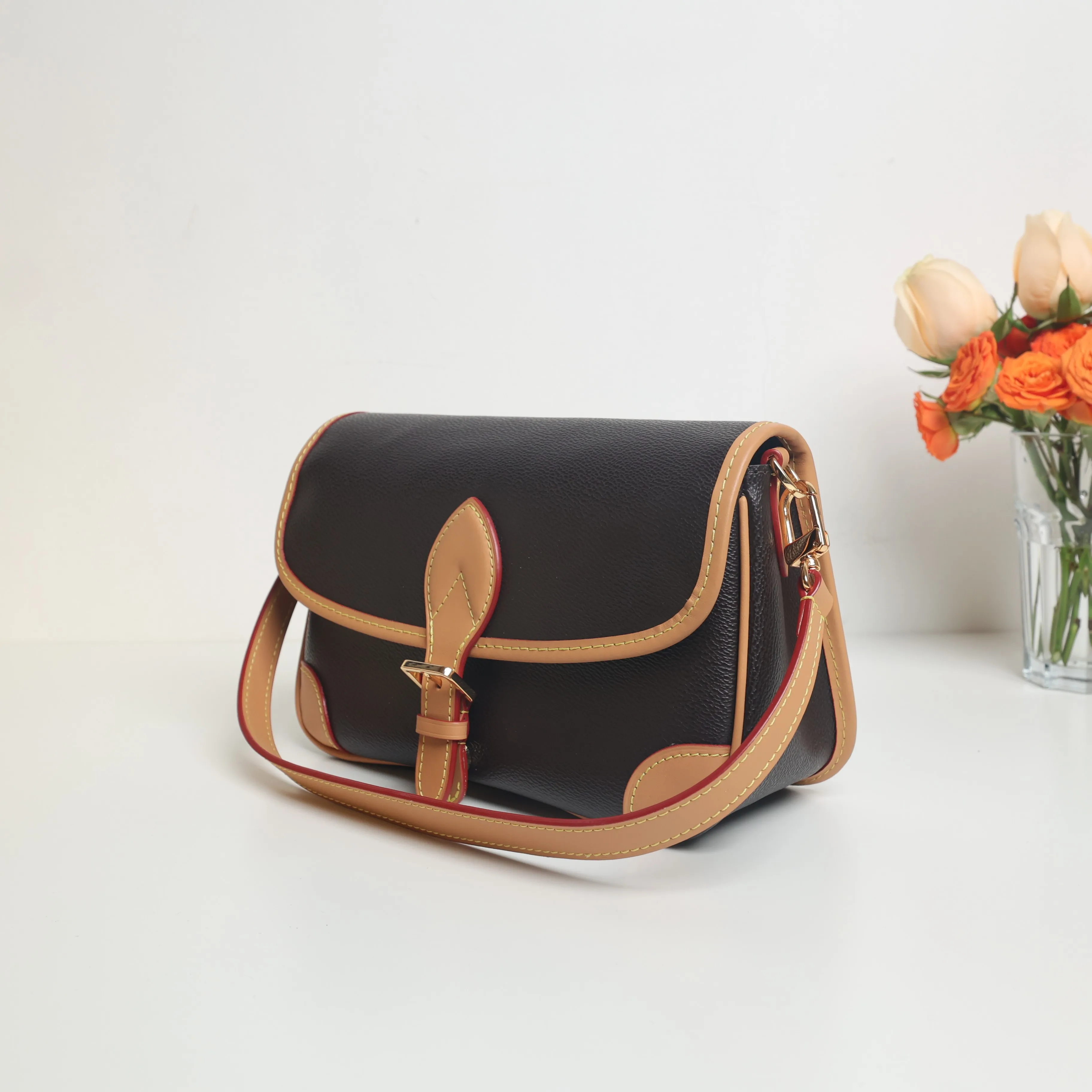 

2024 new women's bag senior single shoulder underarm bag leather everything casual crossbody baguette bag