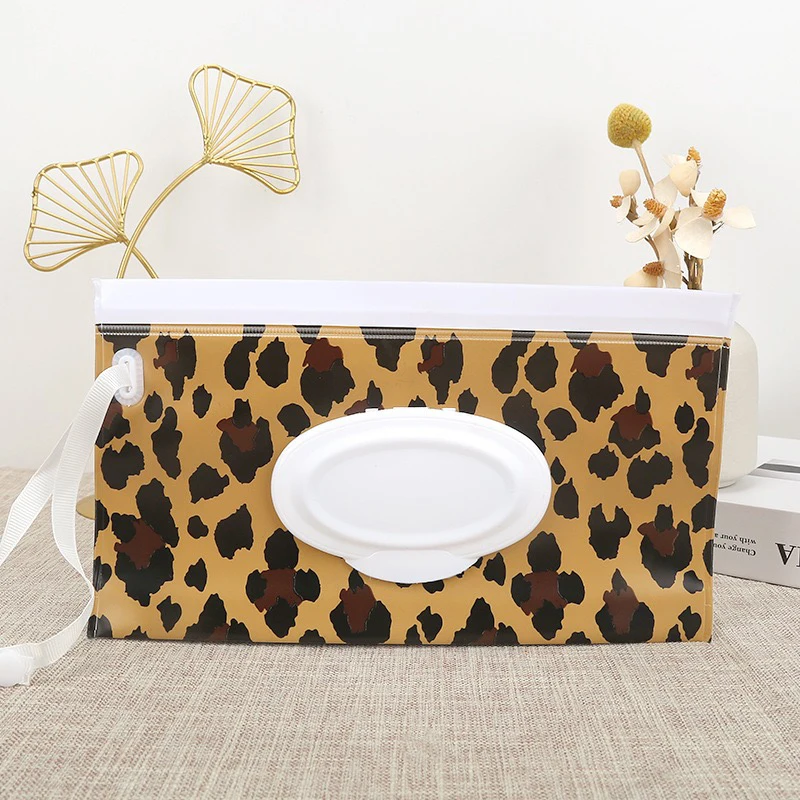 Borsa per salviette umidificate in EVA, custodia portatile per salviette per neonati, con coperchio ribaltabile e cinturino a scatto, ricaricabile, utilissima scatola porta fazzoletti, accessori per passeggino - immagine 5