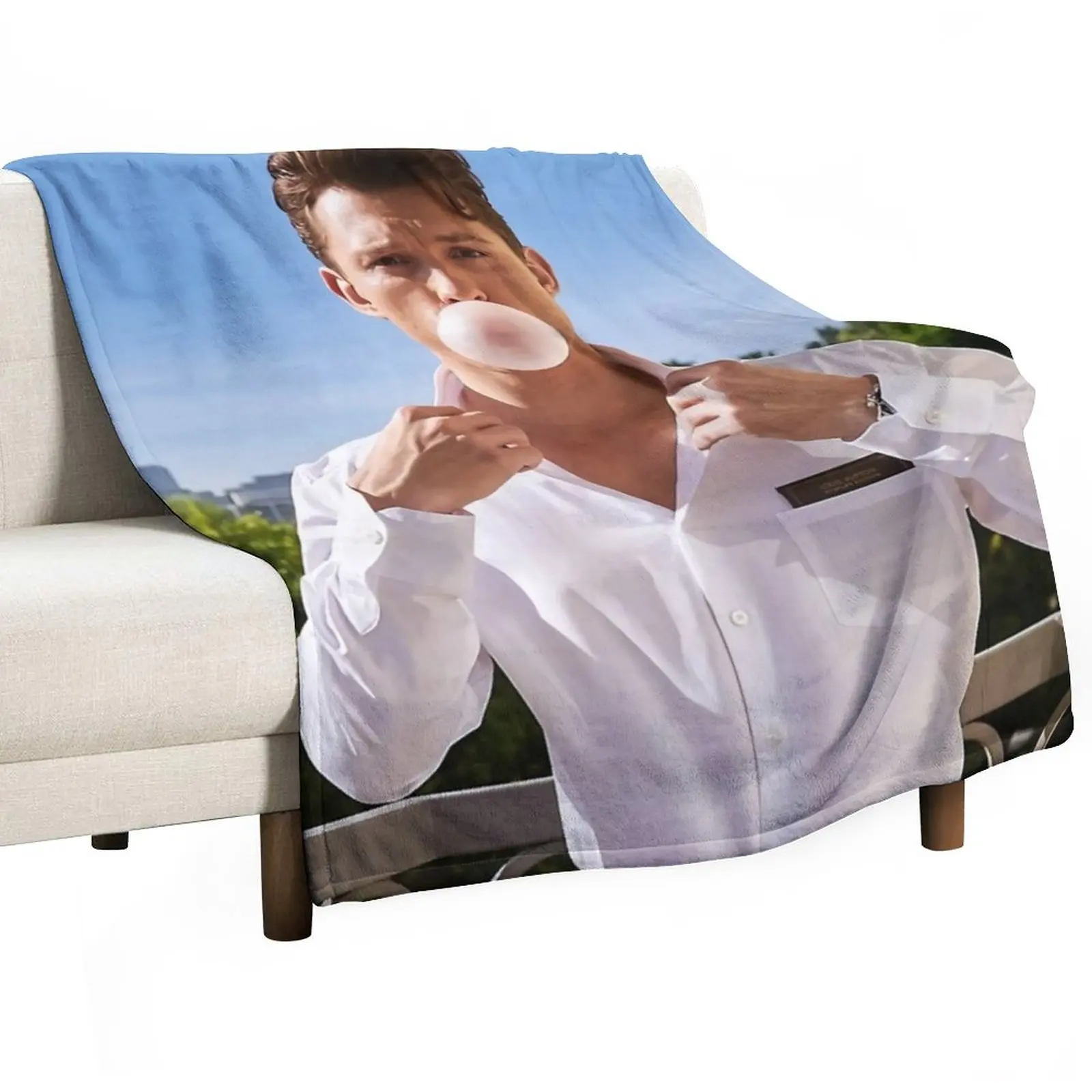 

Blowing gum tom holland Throw Blanket Luxury St Blanket cosplay anime