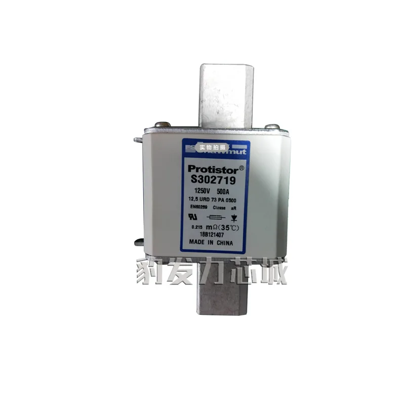 

Новый предохранитель A070UD32LI630N300208 A070UD32LI700 P300209
