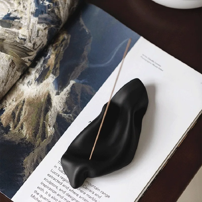 Nordic Resin Incense Burner Irregular Calming Aroma Storage Base Balck White Plate Portable Decoration Home Office Decor