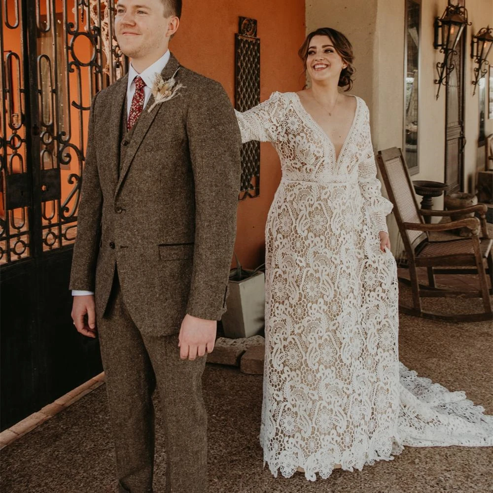 15893 Vestido de novia bohemio de manga larga con cuello en V y