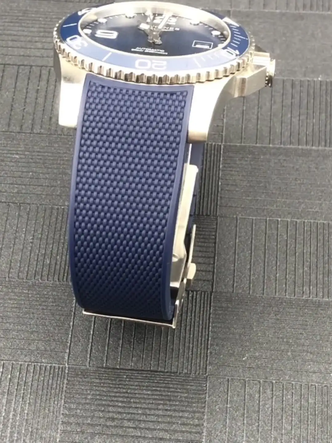 QUARKZMAN Cinturino Per Orologio 24 Mm In Silicone Verde – Con Chiusura In Acciaio E Sgancio Rapido – Adatto A Smartwatch E Orologi Tradizionali