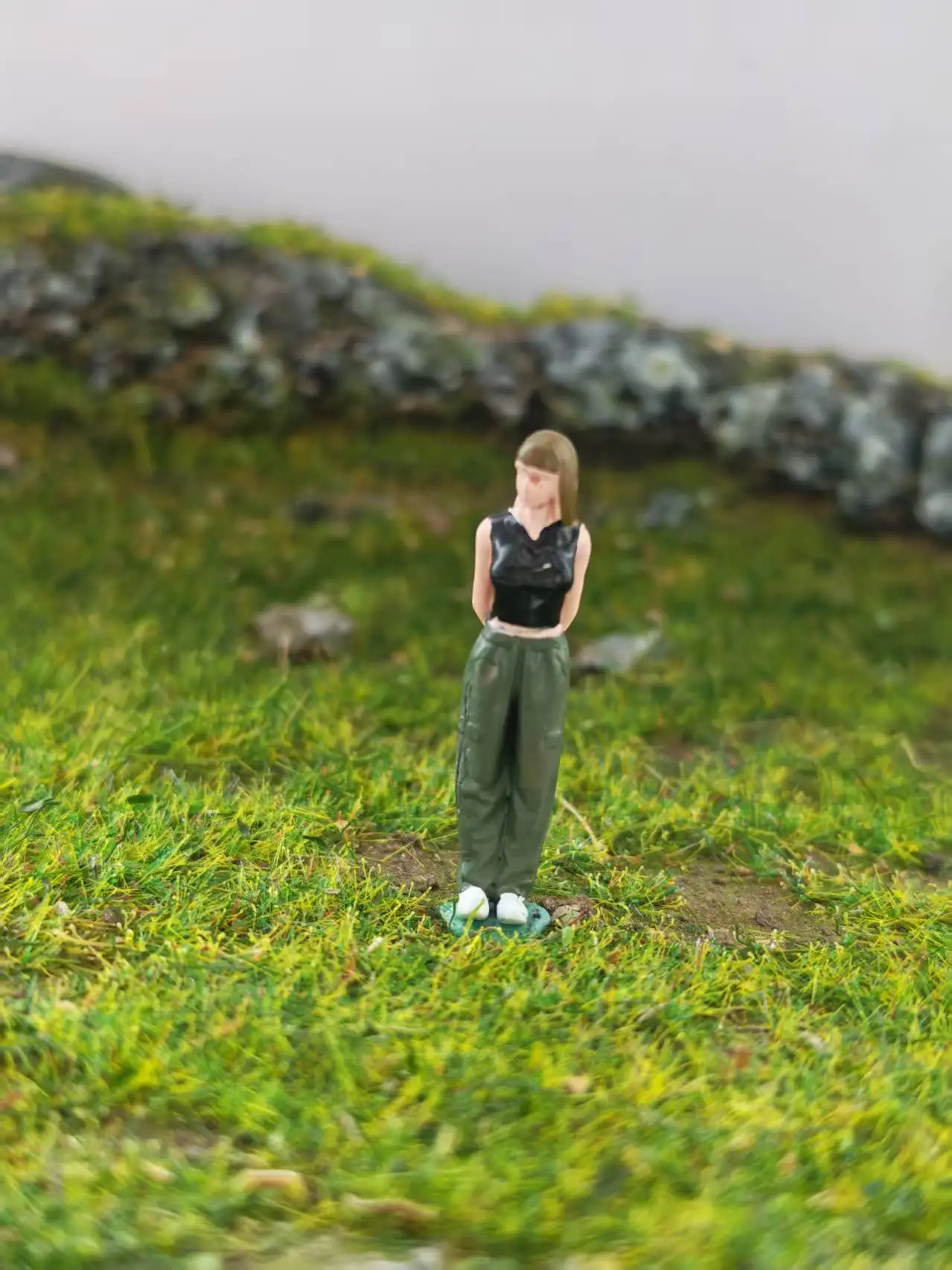 Miniature Street Boy and Girl Figures for Creative Photography and Display Decor