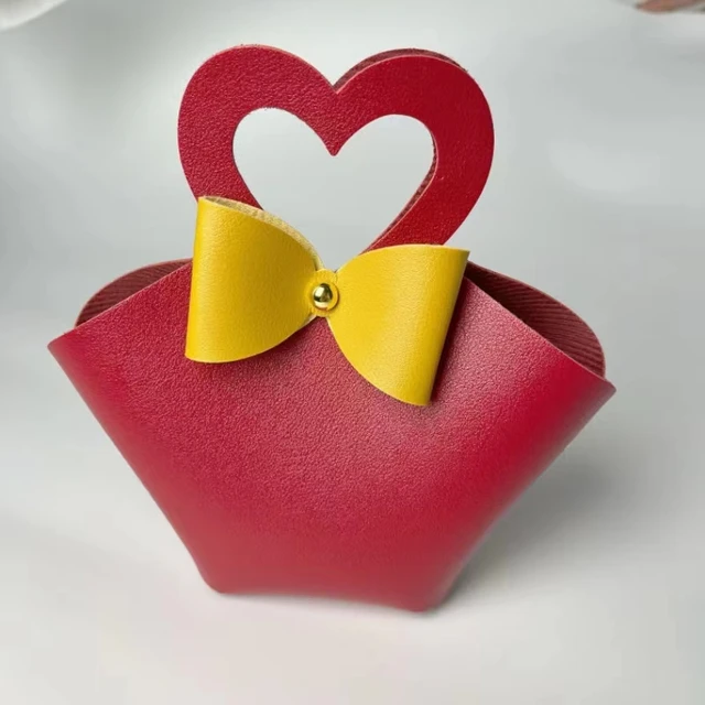 B-red Love Handle
