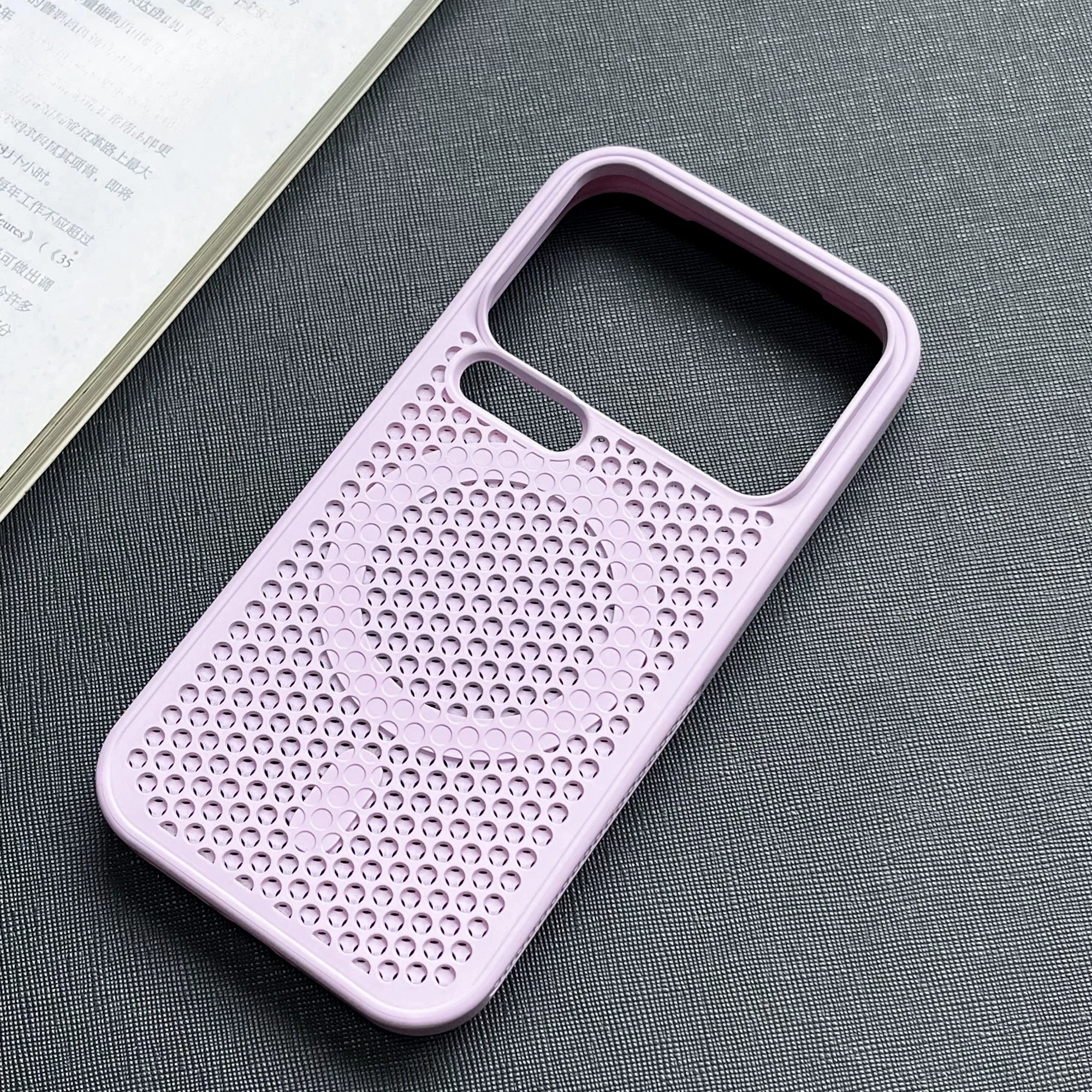 Luxury Magnetic Cooling Honeycomb Silicone Shockproof Case with Wireless Charging Capability