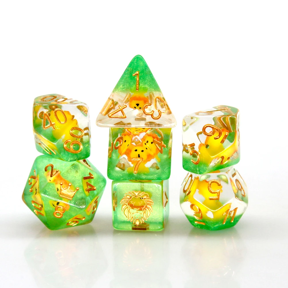 Polyhedral Dice Kit 7Pcs/Set DND Dice Transparent Resin Sweet Strawberry Cute Steppe Lion Polyhedral Dice For Role-Playing Table Card RPG Board Game