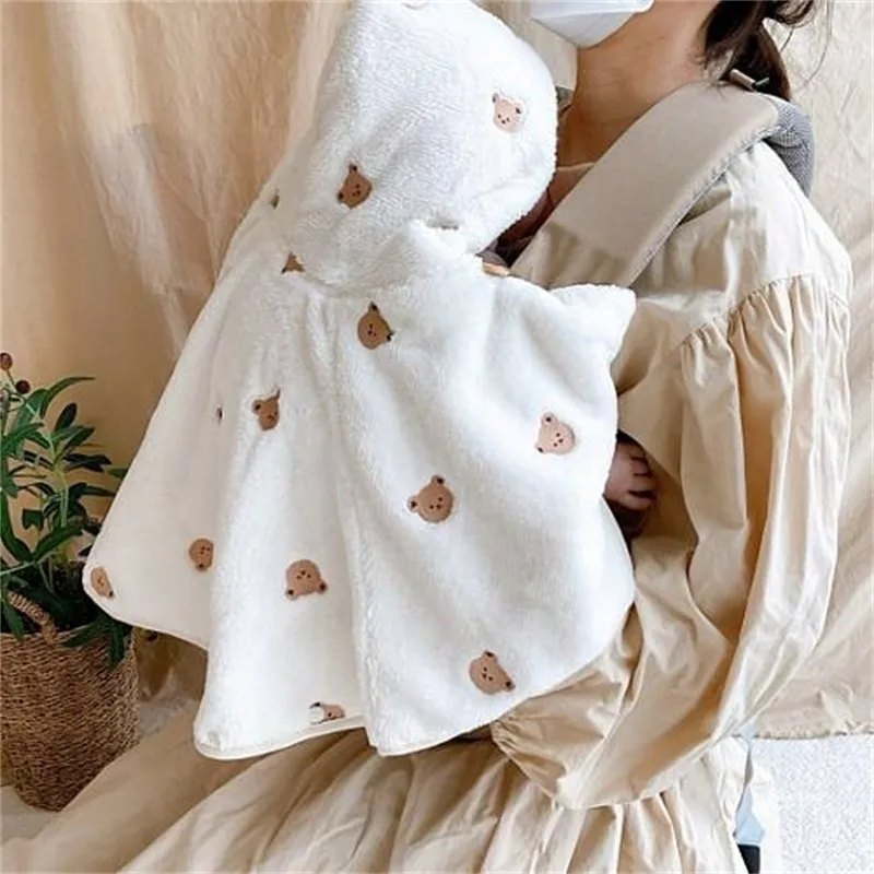Winter Baby Hooded Cloak Baby Girl Coat Infant Outfit Windproof Coral Velvet Blankets Newborn Embroidered Outerwear Clothes