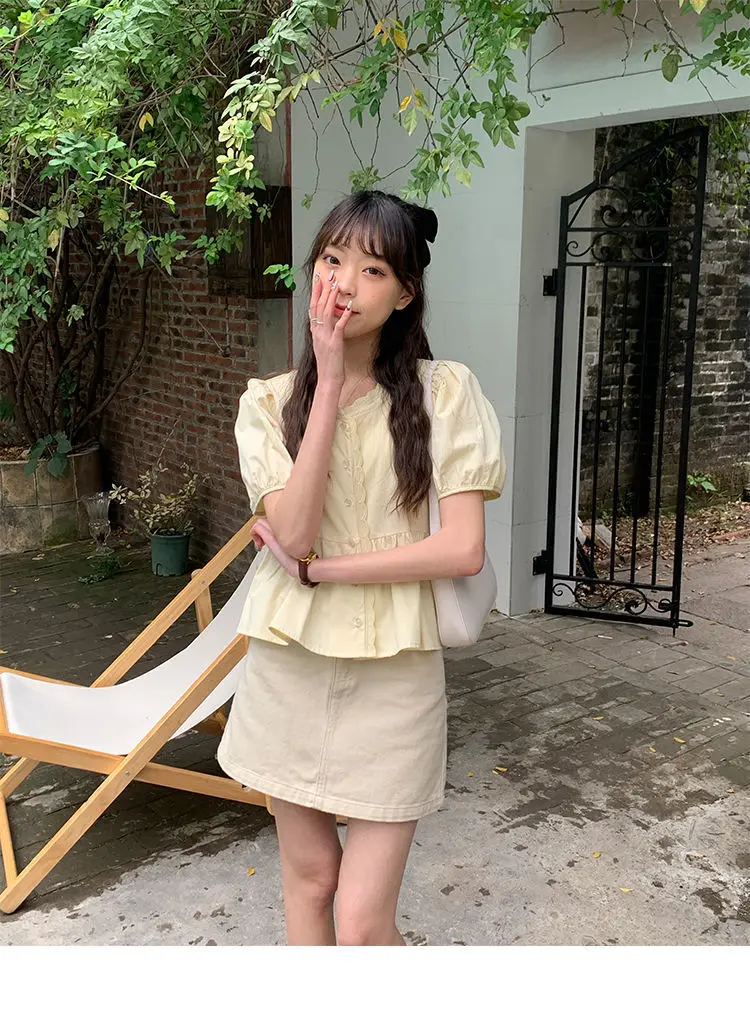 Women Elegant Sweet Preppy Summer Top model pose