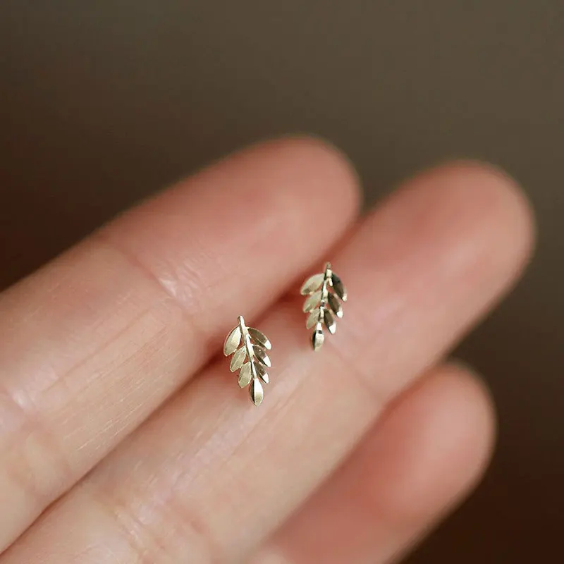 stud earring