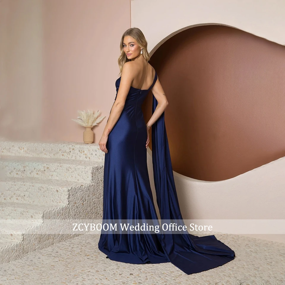 Elegantes Marineblaues Einschultriges Meerjungfrauen-Abendkleid aus Satin 2026 Ärmellos mit Offenem Rücken Bodenlang Figurbetontes Party- und Ballkleid – Detail 4